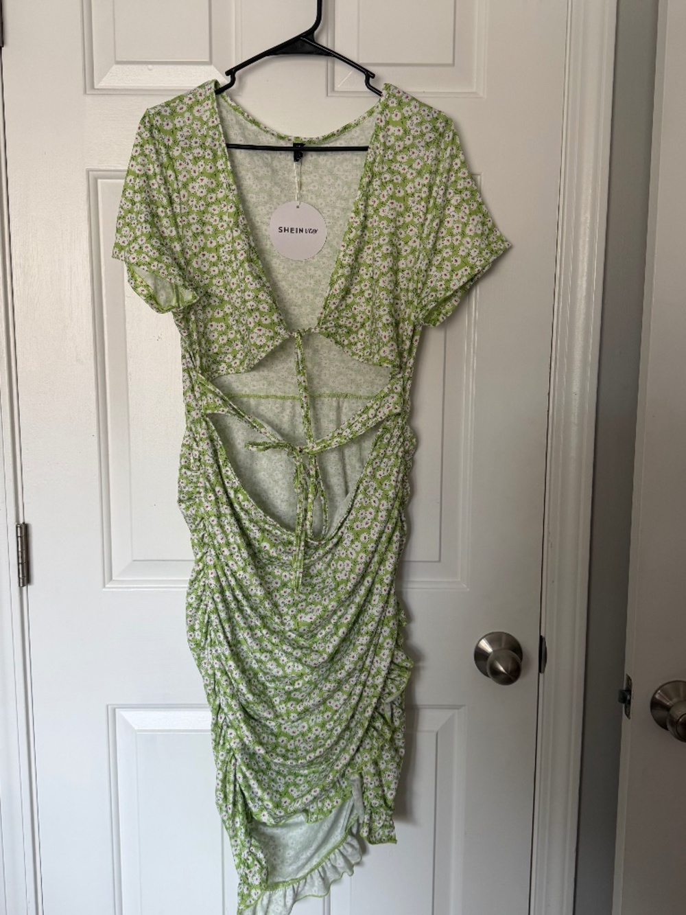 Floral cut out scrunch dress